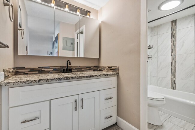 Building Photo - 4800 Hale Pky