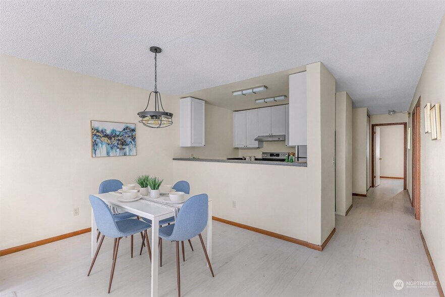 Building Photo - 5844 NE 75th St