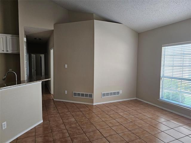 Building Photo - 8400 Hickory St