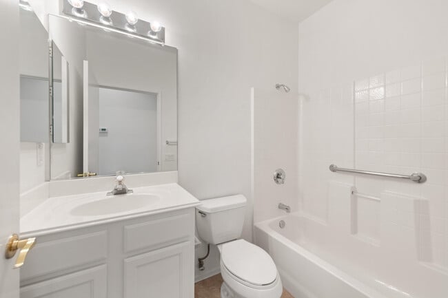 Building Photo - 78685 Rockwell Cir