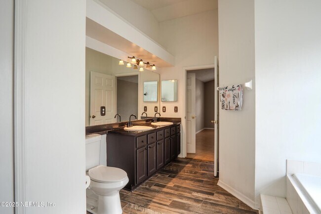 Building Photo - 11048 Ridge Point Dr
