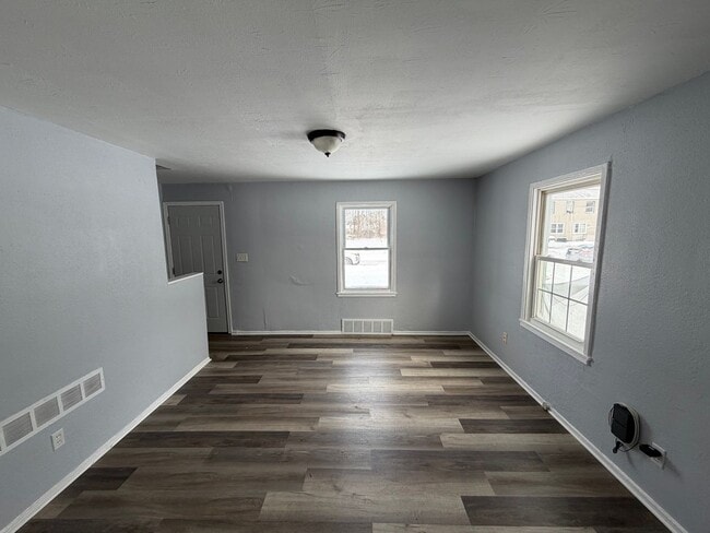 Building Photo - 863-863 N Central Dr