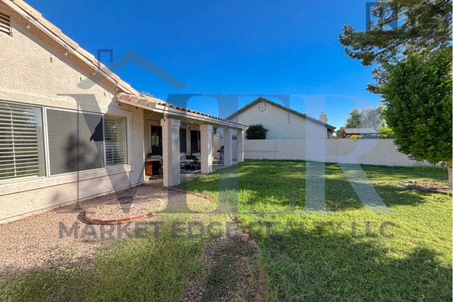 Building Photo - 4Bed/2Bath Home In Glendale w/Golf Course ...