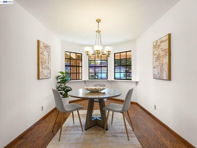 Building Photo - 261 St Paul Dr