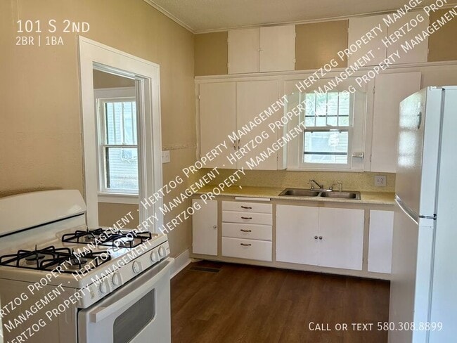 Building Photo - 101 S 2nd-