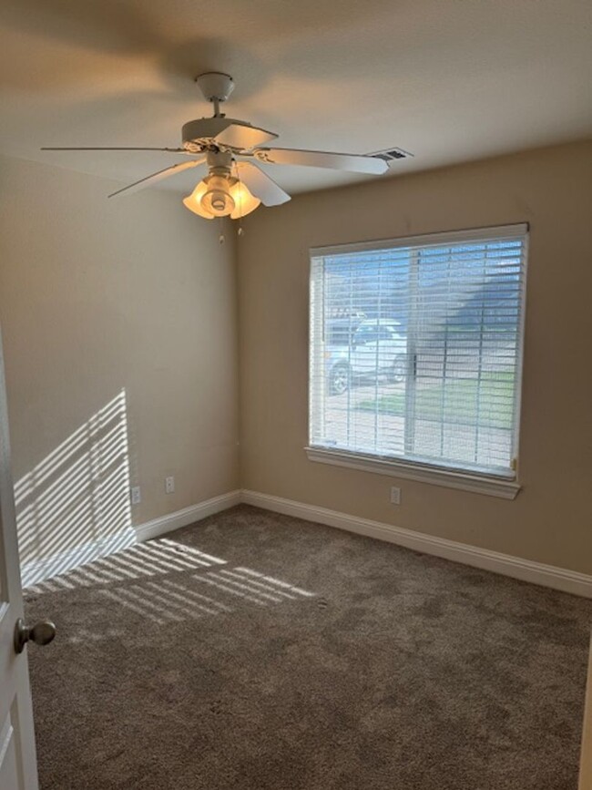 Building Photo - Beautiful 4 Bedroom in Cottonwood