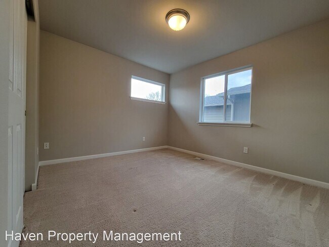 Building Photo - 4 br, 2.5 bath House - 5915 Alaska Ct