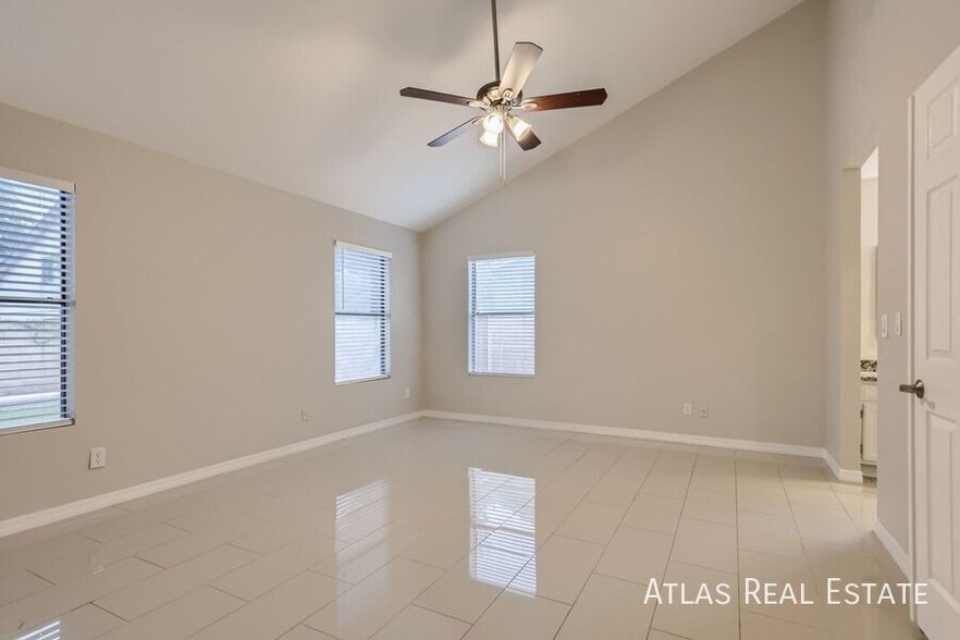 Building Photo - 5337 W Desert Hills Dr