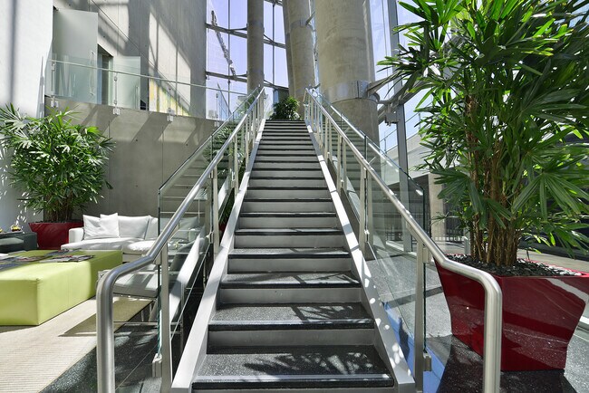 Building Photo - Veer Towers 1009W- Partial Strip Views fro...