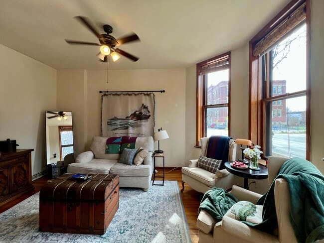 Building Photo - 1902 W Cortland St