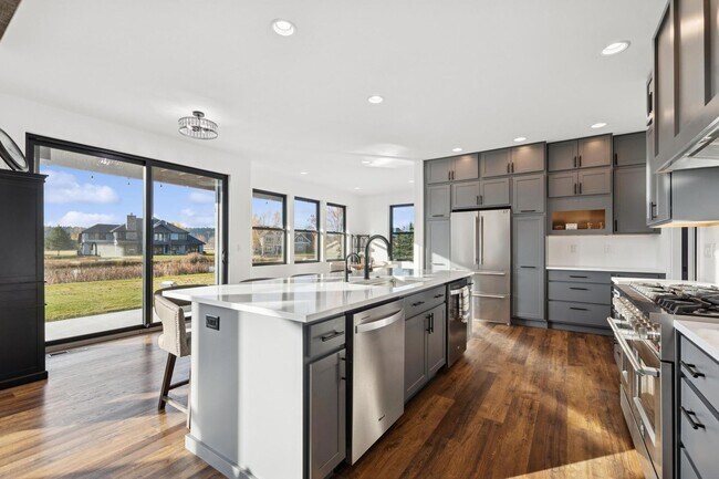 Building Photo - Whitefish Home in The Lakes