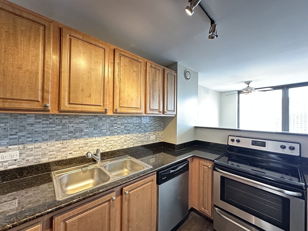 Building Photo - 4334 N Hazel St