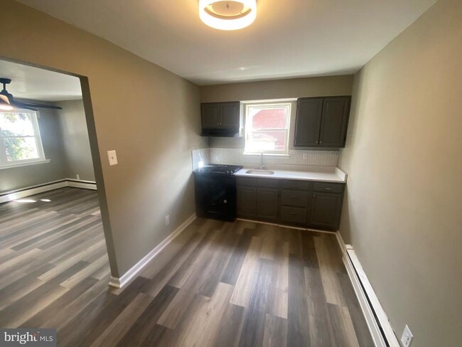 Primary Photo - 326 Van Kirk St