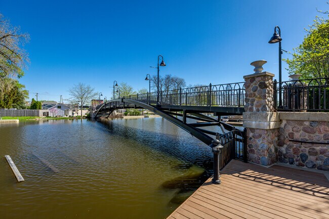 Building Photo - 1010 S Osage Dr