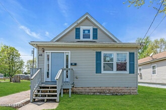Building Photo - 41 Harding Ave