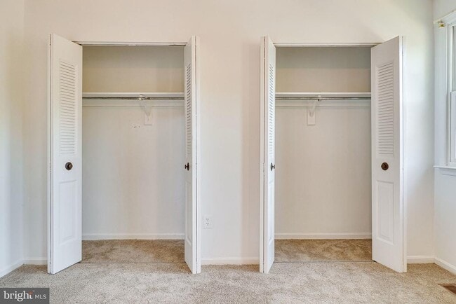 Building Photo - 9911 Whitewater Dr