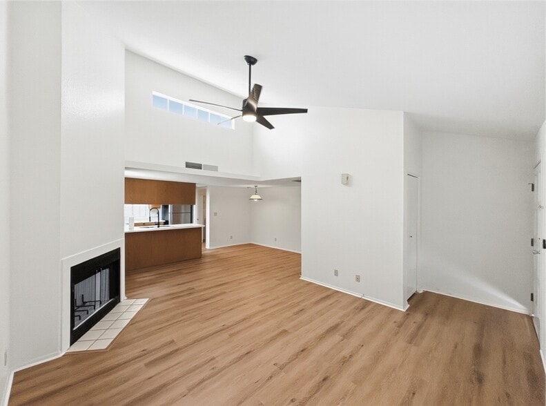 Building Photo - 2020 W Union Hills Dr