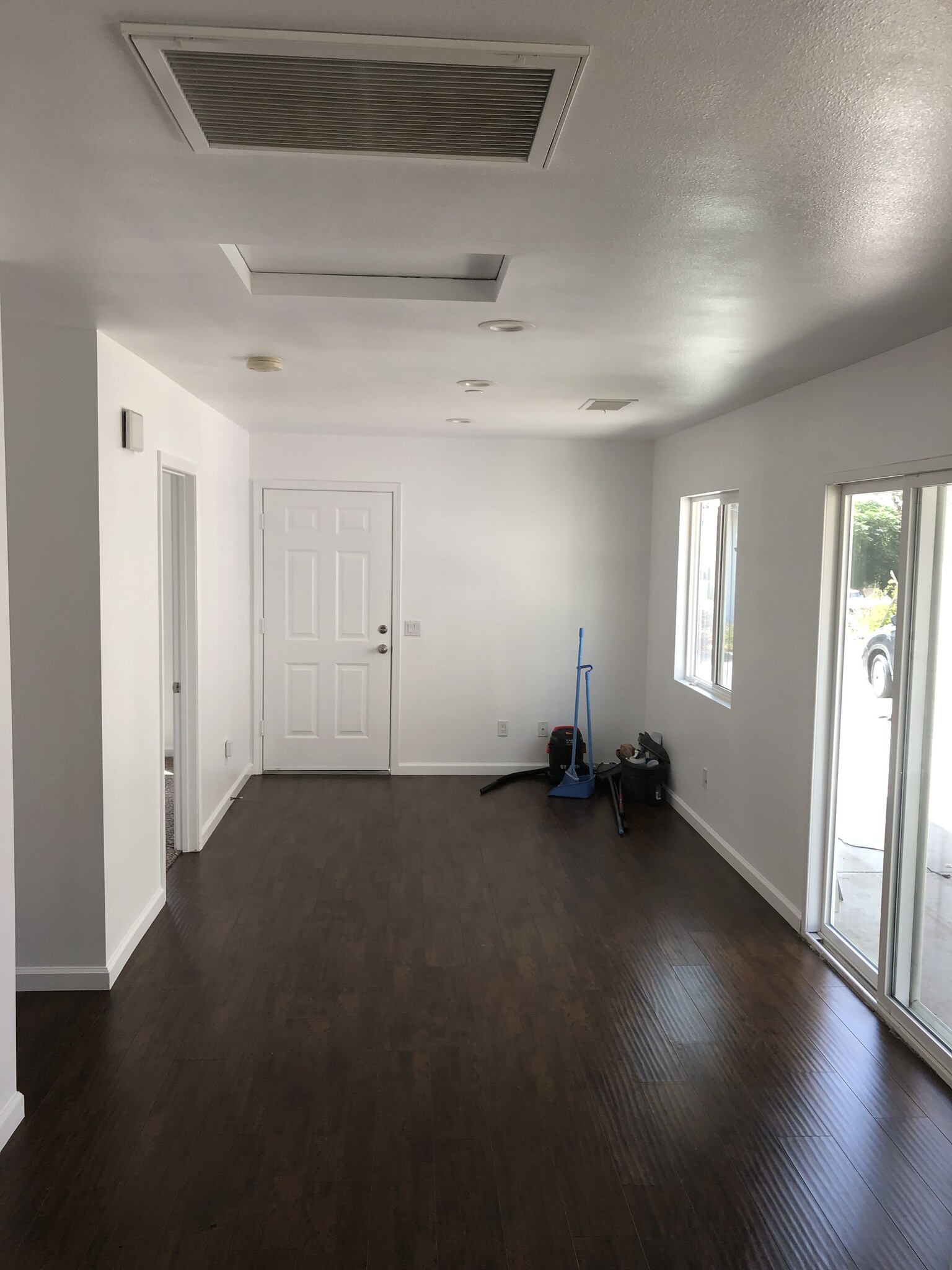 Building Photo - 1623 Drexel Dr