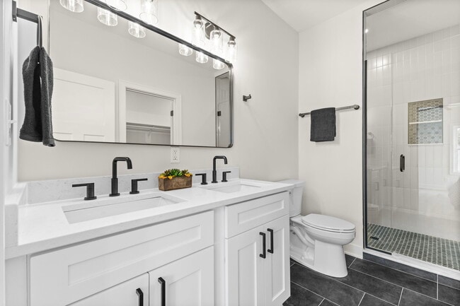 Building Photo - 1405 Deloss St