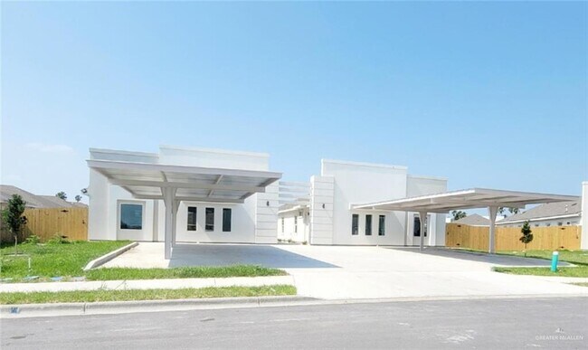 Primary Photo - 11 Las Vistas Ln