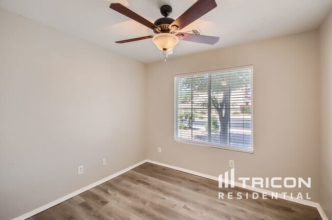 Building Photo - 1663 S 229th Ave