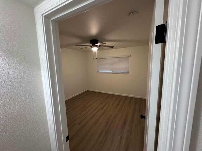 Building Photo - 2126 N Glenn Ave