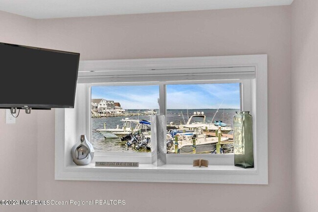 Building Photo - 1919 Bay Blvd