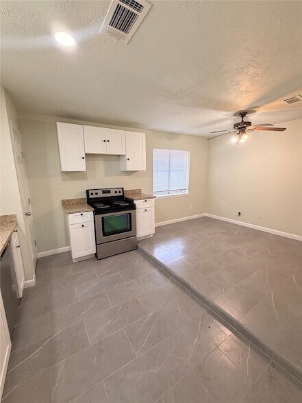Building Photo - 4527 Fitzwater Dr