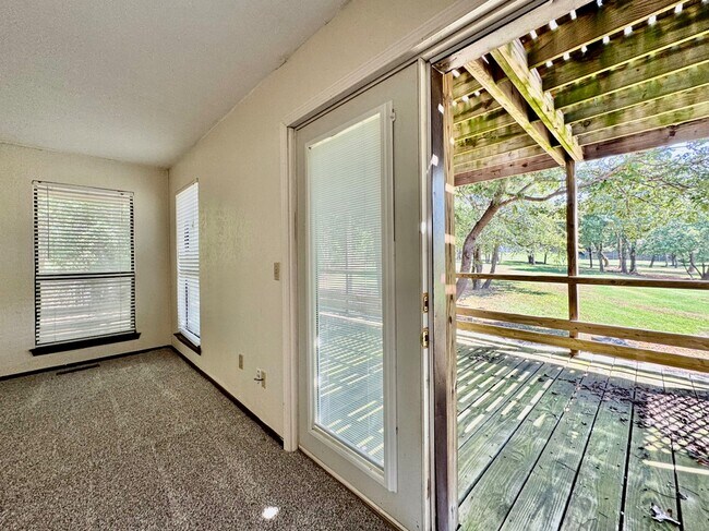 Building Photo - 428 Sundance Ln