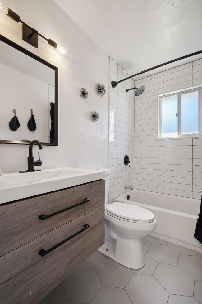 Building Photo - 3310 Ivy St