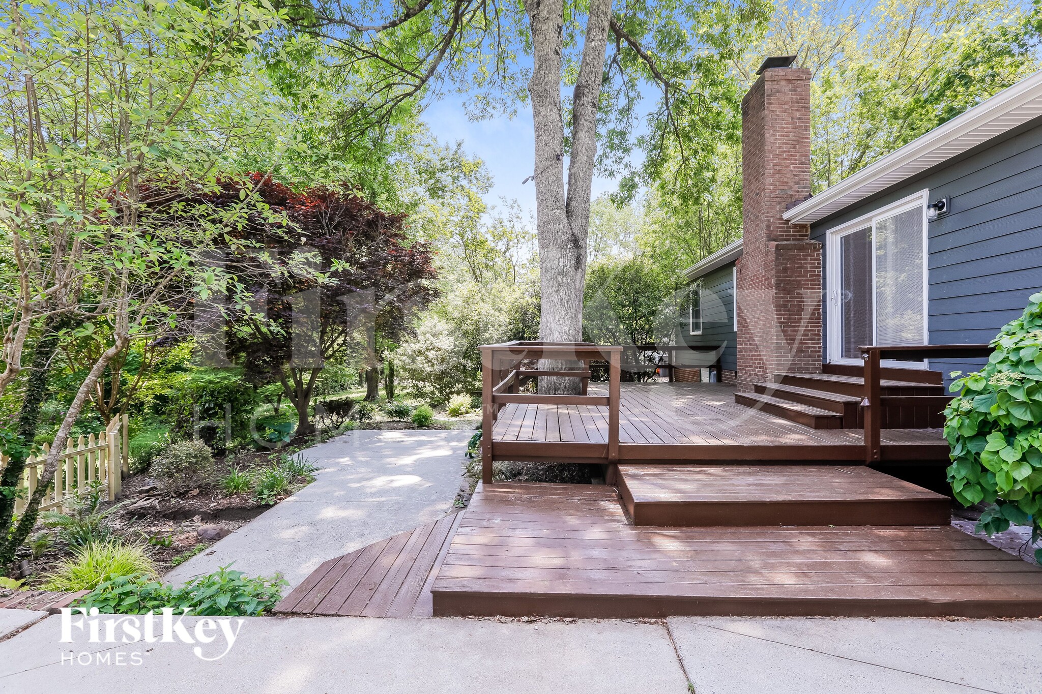 Building Photo - 4914 Chestnut Lake Dr