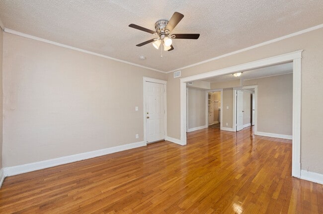 Interior Photo - VALENTINE