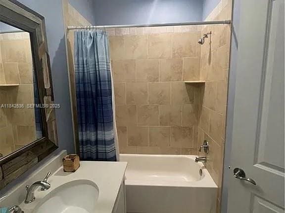 Building Photo - 7139 Greenwood Park Cir