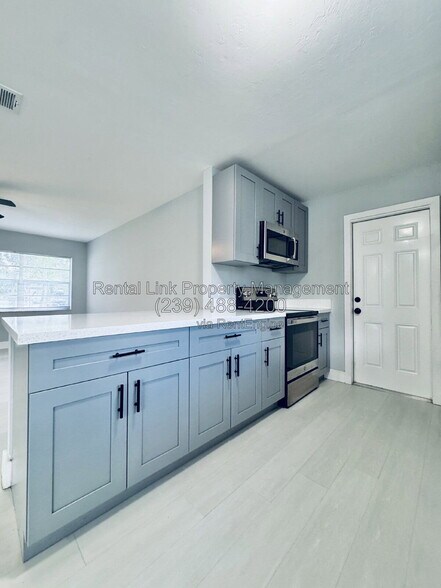 Building Photo - 13926 Matanzas Dr
