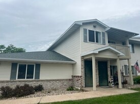 Building Photo - River Ridge Apartments