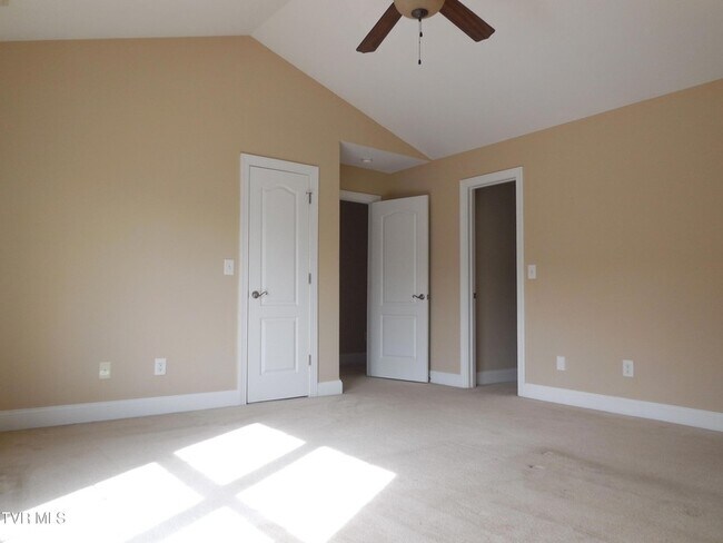 Building Photo - 341 Coldwater Dr