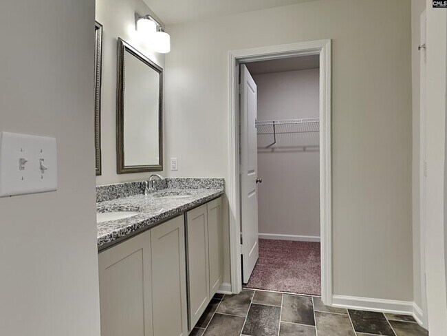Building Photo - 610 Belmont Red Ln