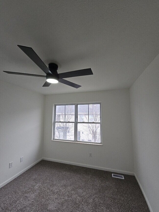 Building Photo - 821 Nela View Rd