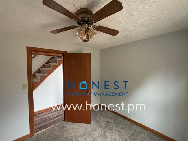 Building Photo - 273 Pond Rd