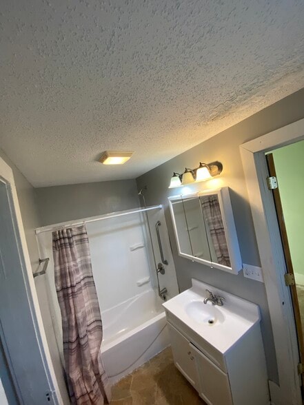 Bathroom 1 - 33 Frelinghuysen Ave