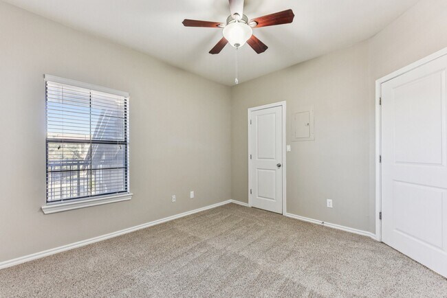 Floorplan - Waters Edge Apartment Homes