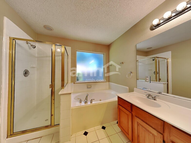 Building Photo - 3207 Athens Dr