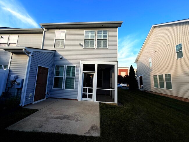 Building Photo - 8217 Center Path Ln