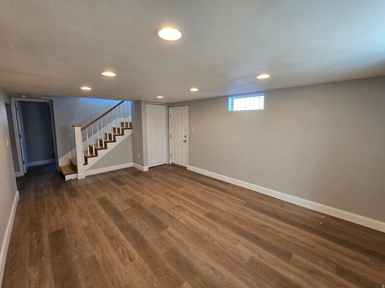Building Photo - 490 Averett Ave