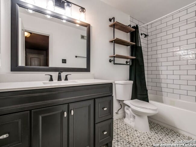 Building Photo - 5823 Rolling Forest Dr