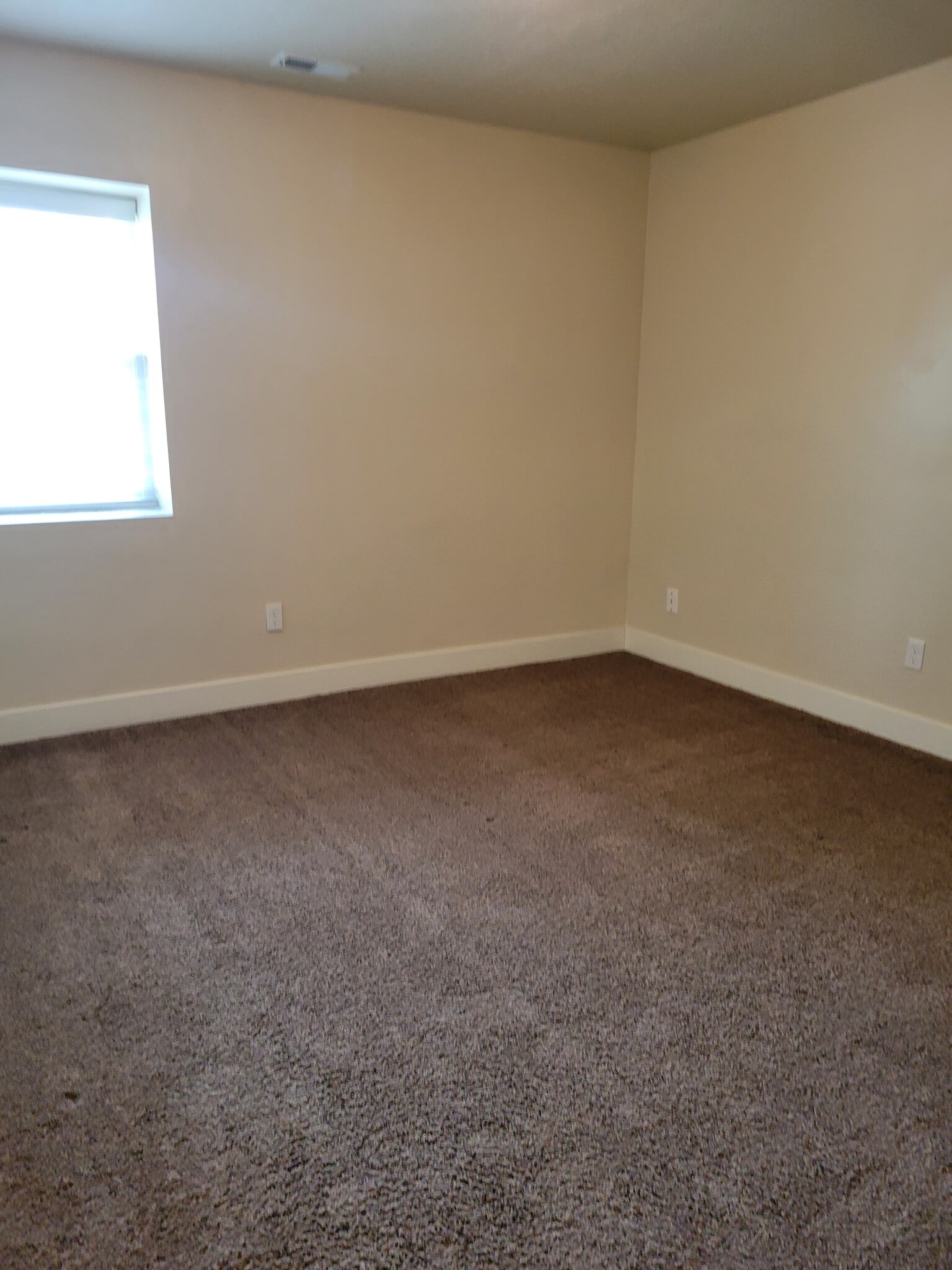 Building Photo - 215 E 100 N