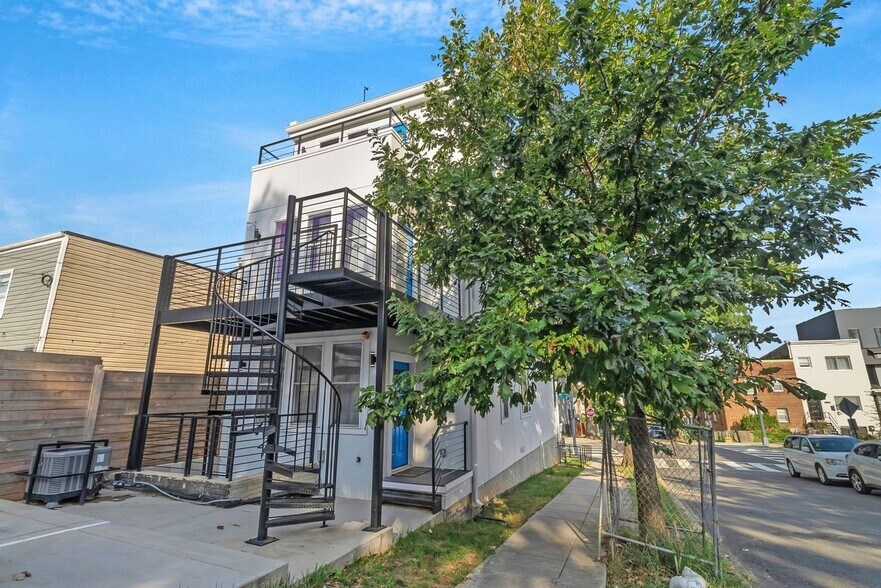 Building Photo - 1417 Montello Ave NE