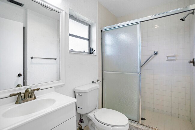 Building Photo - 13283 Pineapple Palm Ct