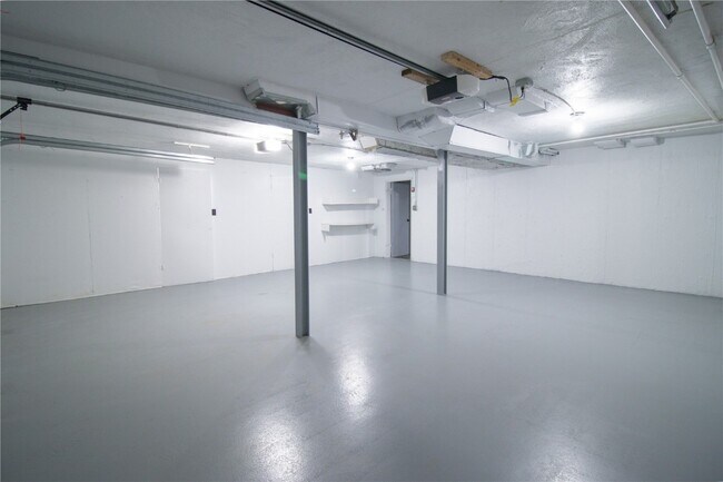 Building Photo - 7240 Balson Ave