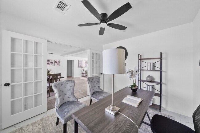 Building Photo - 5943 Greenmont Dr